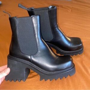 SOLD ❌ NWT: Lamoda Chariot Ankle Boots